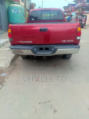 Toyota Tundra 2001 Red