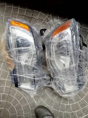 Head Lamp Jeep Cherokee 2018 Model