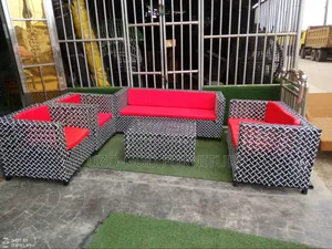 Kanash Box Chair