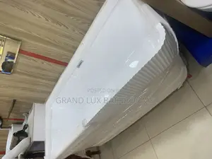 Modern Freestanding Acrylic Bathtub With Fluted Outer Design