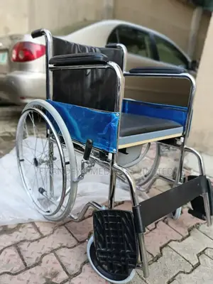 Comode Wheel Chair