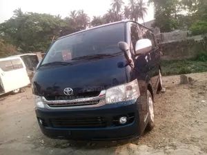 Toyota HiAce 2012 Blue