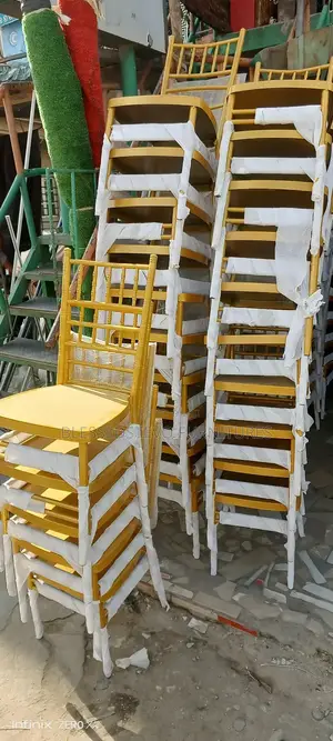 Event Chair Gold
