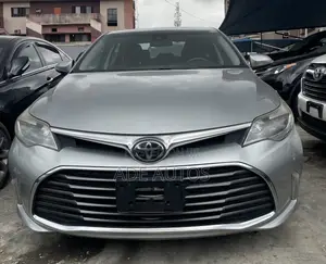 Toyota Avalon XLE Sedan FWD (3.5L 6cyl 6A) 2017 Silver