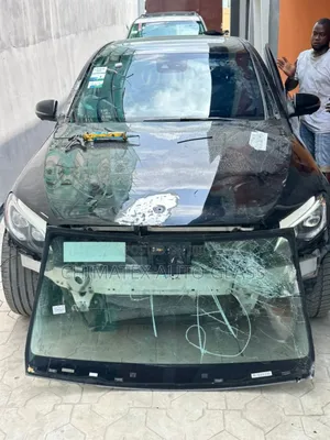 Glc300 Coupe 2020 Windscreen Glass Installation