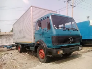 Mercedes Benz 1127