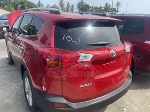Toyota RAV4 2015 Red