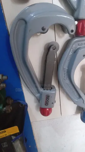 21⁄2 Rigid Pipe/Tubing Cutter