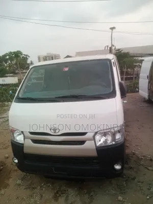Toyota HiAce 2010 White