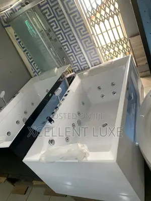 Single Spa Jacuzzi Massage Bathtub With a Pressure Pump