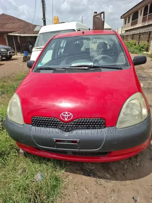 Toyota Yaris 2004 Red