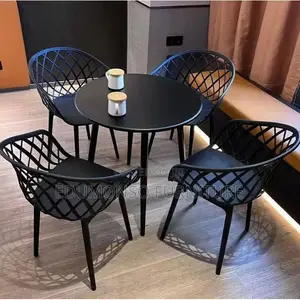Luxury Dinning Round Table 4 Strong Basket Chairs
