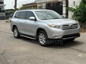 Toyota Highlander SE 2012 Silver