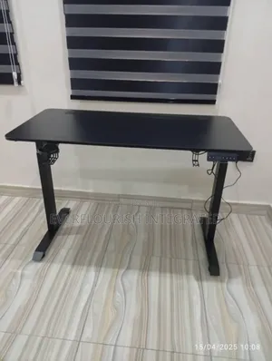 Adjustable Electric Gaming Table Height