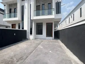 4bdrm Duplex in Ikota for sale