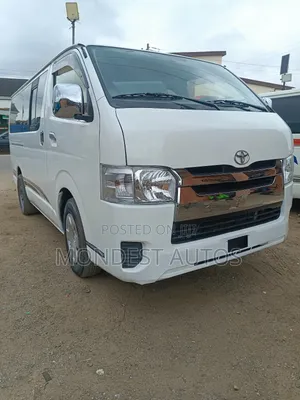 Toyota HiAce 2014 White