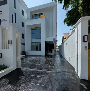5bdrm Duplex in Secured Estate, Lekki Phase 1 for sale