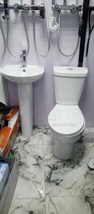 Modern Ceramic Water Closet Toilet and Pedestal Sink Set