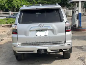 Toyota 4-Runner Limited 4dr SUV 4WD (4.0L 6cyl 5A) 2015 Silver
