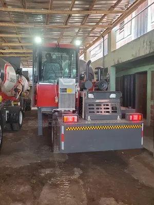 Hot Sale Mobile Selfloader Mixer 4000 Liters