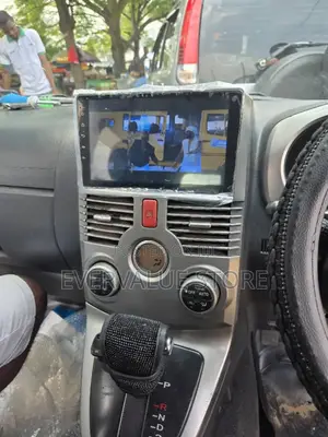 Toyota Rush 2006-2017 Android Player + Reverse Camera