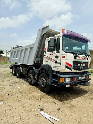 Twelve Tyres Man Diesel Tipper for Sale