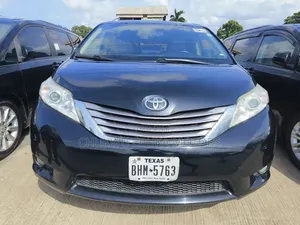Toyota Sienna Limited Premium 7-Passenger 4dr Minivan (3.5L 6cyl 6A) Black