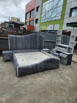 Curved 5ft 6by6 Set of Bed.