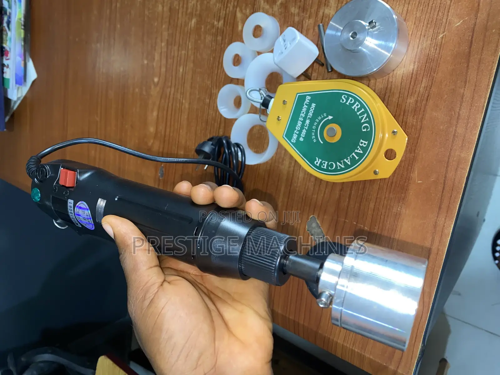 Hand Capping Sealing Machine