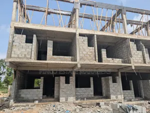 4bdrm Duplex in Mbora for sale