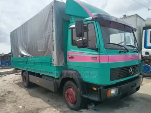 Mercedes Benz 1114 Tarpaulin Truck