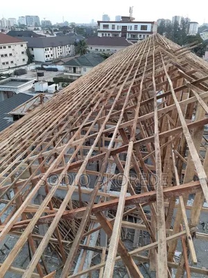 Carpenter / Building Construction