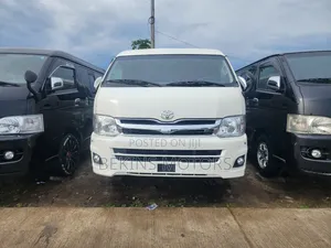 Toyota HiAce 2016 White