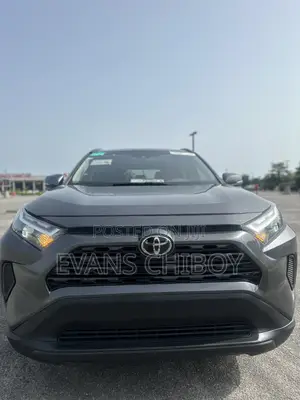 Toyota RAV4 XLE 2022 Gray