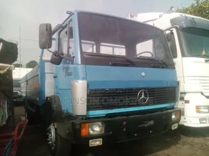 Mercedes Benz 1320 Truck Bucket