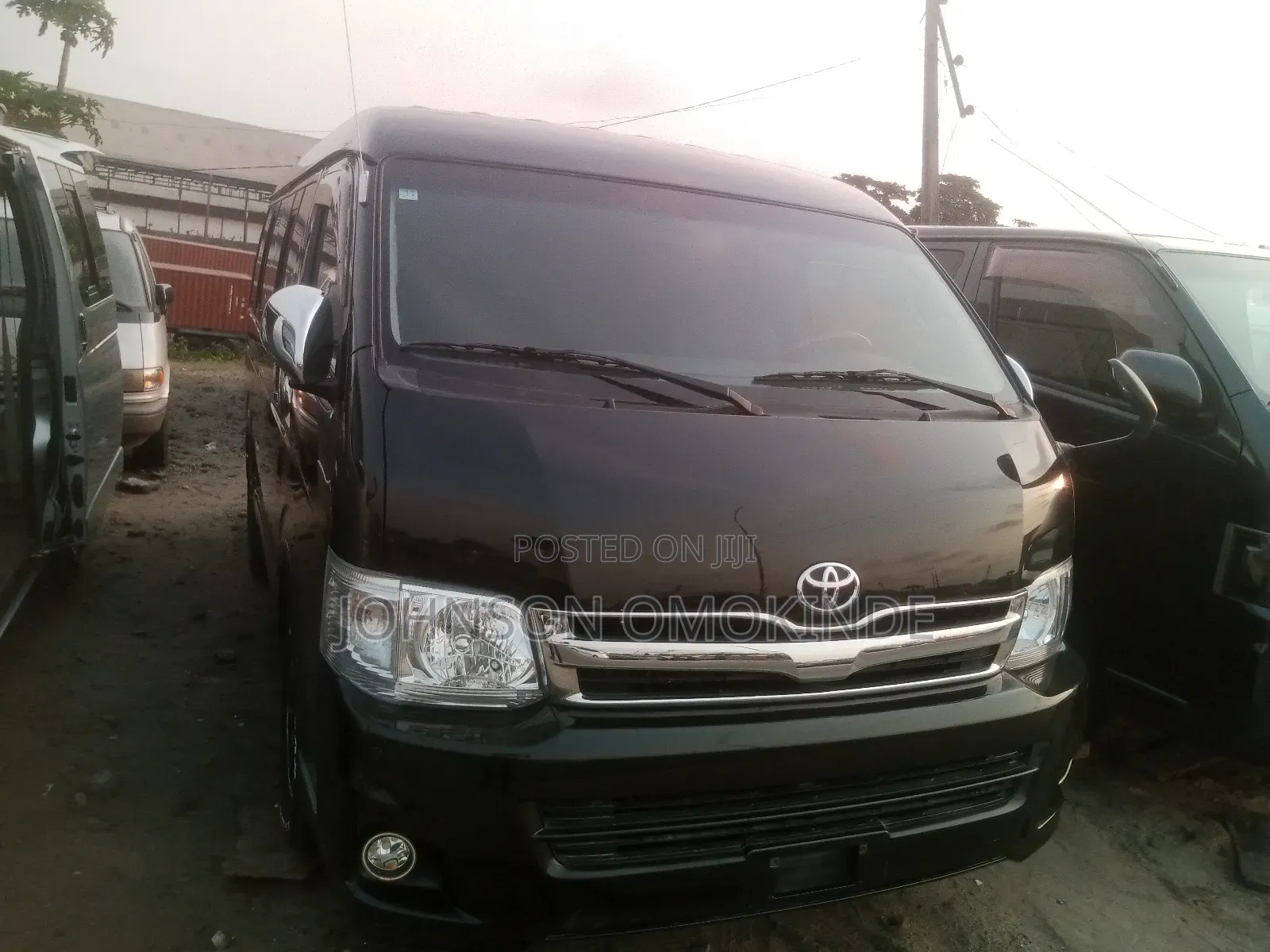 Toyota HiAce 2013 Black