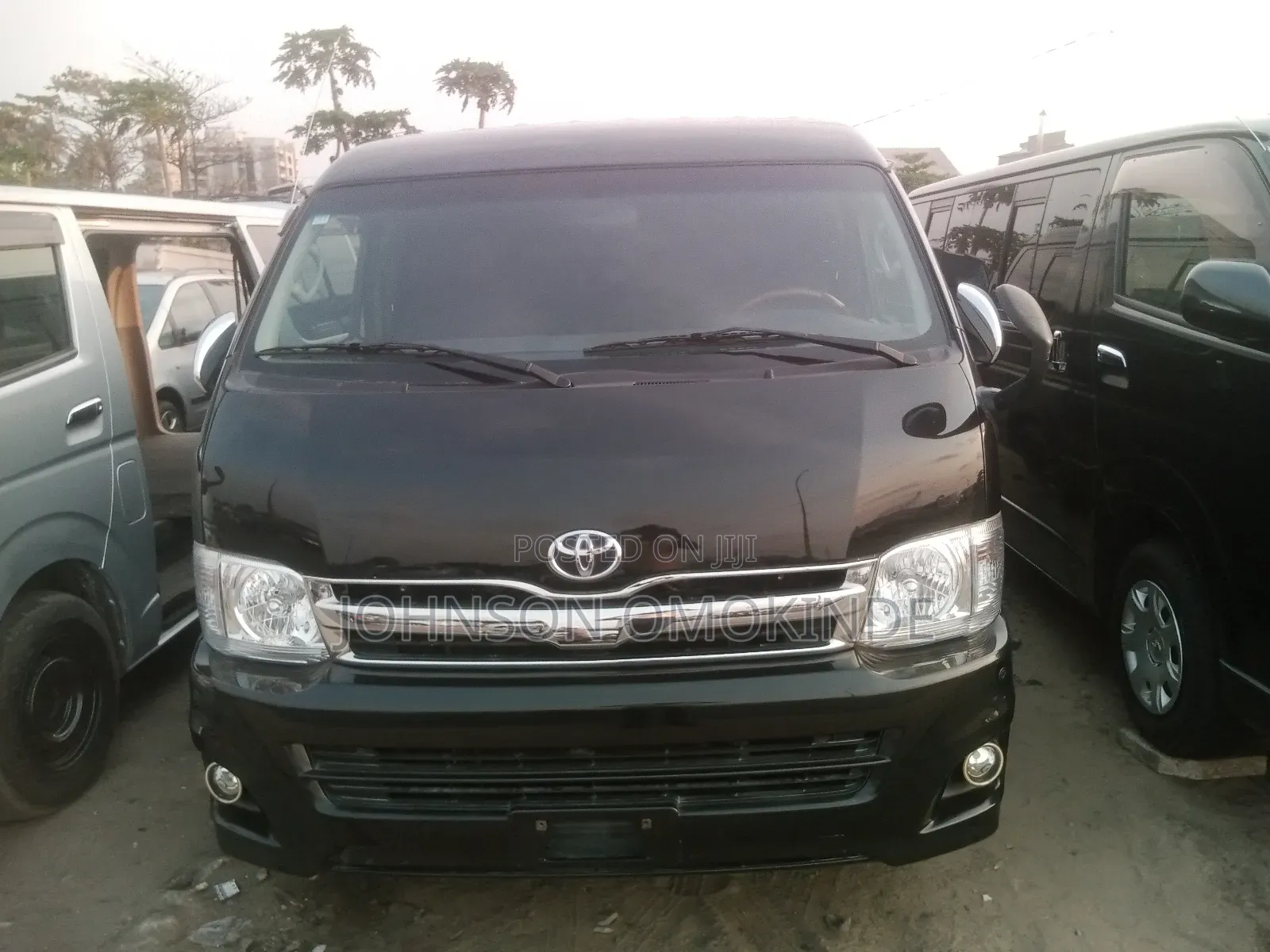 Toyota HiAce 2013 Black