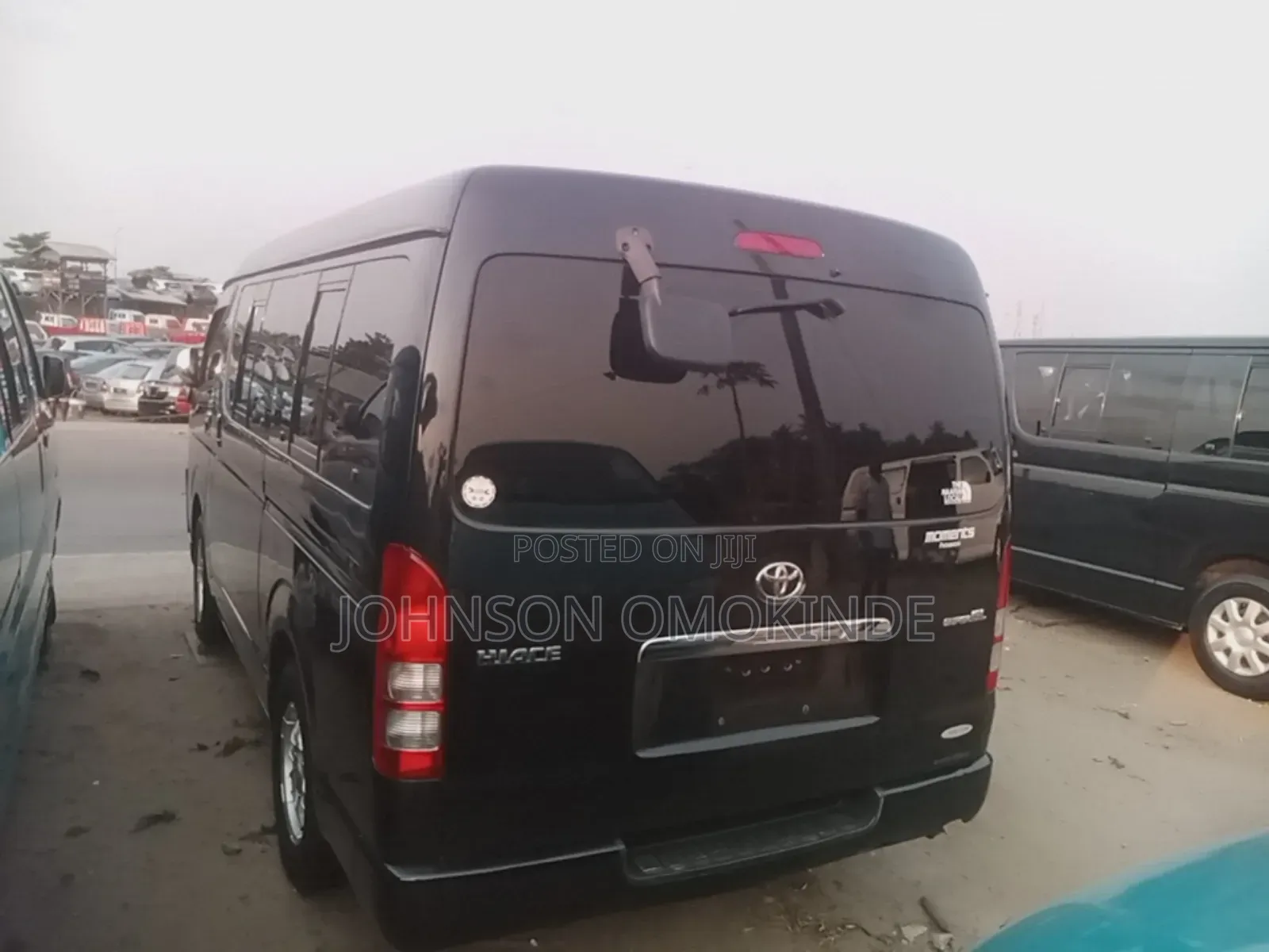 Toyota HiAce 2013 Black