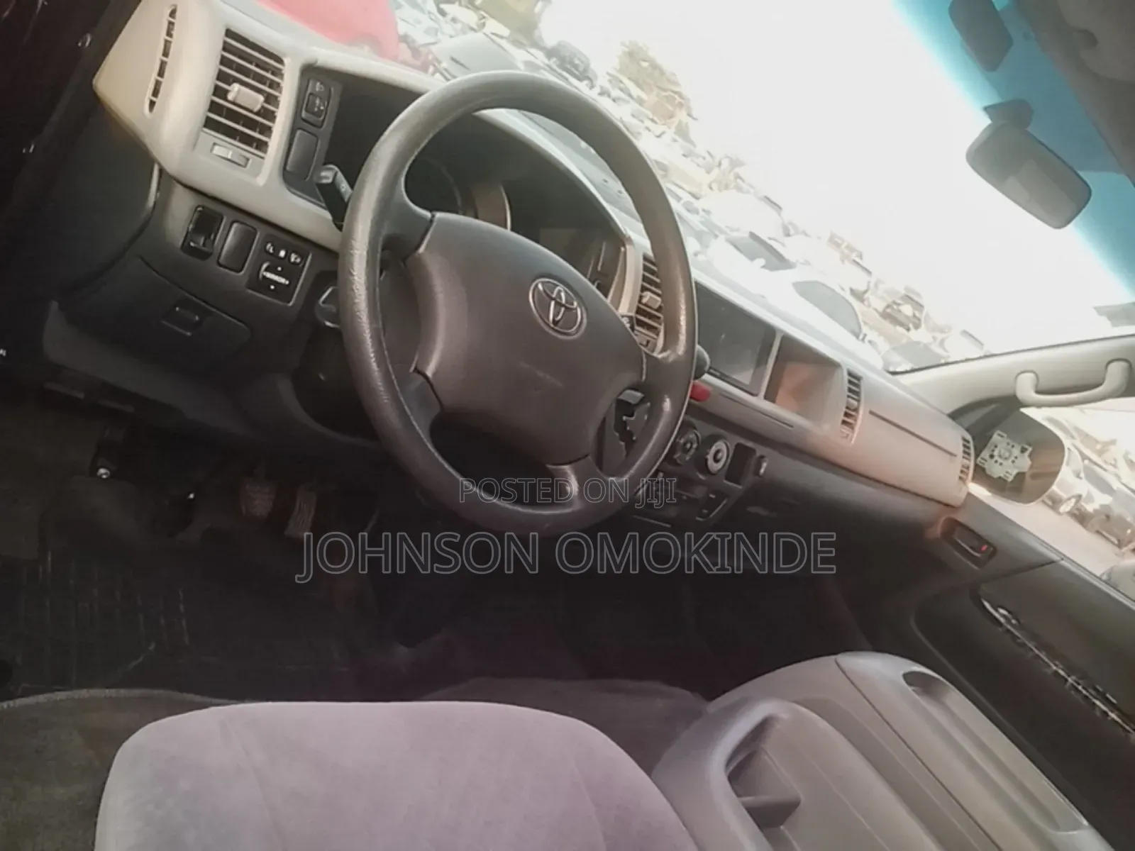 Toyota HiAce 2013 Black