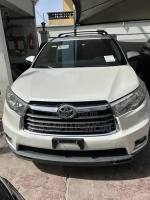 Toyota Highlander Limited Platinum 4dr SUV AWD (3.5L 6cyl 6A) 2014