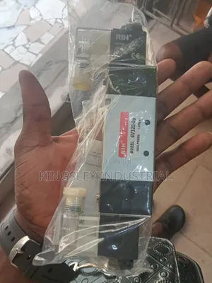 Solenoid Valve 4v320-08 Dc24v