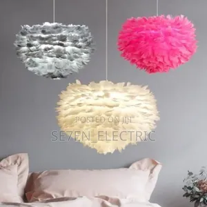 Creative Luxury Feathers Dropping Lamp.