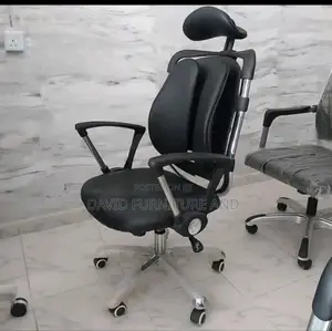 Leather Kidney Chair (Swivel)