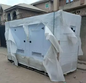 Sp1000kva Perkins Diesel Soundproof Gen 2years Wty