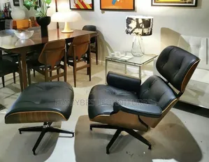 Classic Modern Day Relaxing Accent Chair With Footrest.