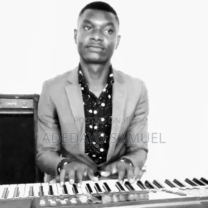 Piano/Keyboard and Guitar Teacher in Lagos