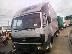 Mercedes Truck