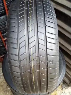 245 45 R18 Bridgestone Tire Non China