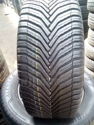 235 45 R19 .245 45 R19.Michelin Tire Non China