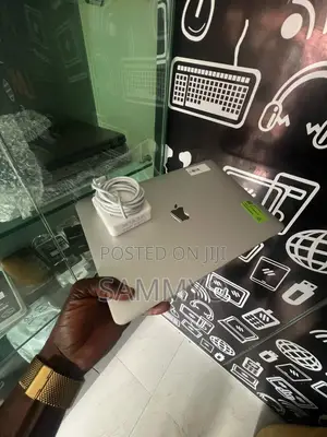 Laptop Apple MacBook Pro 2020 M1 16GB Apple M1 Pro SSD 512GB